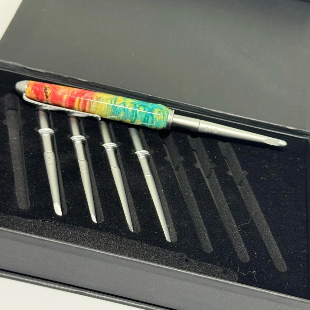 Crochet hook set - Picture 2 of 3
